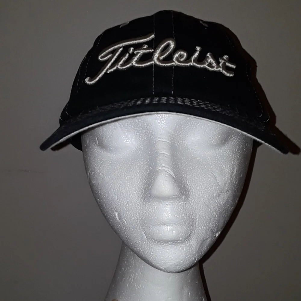 Titleist Golf Black and White Baseball Cap Hat